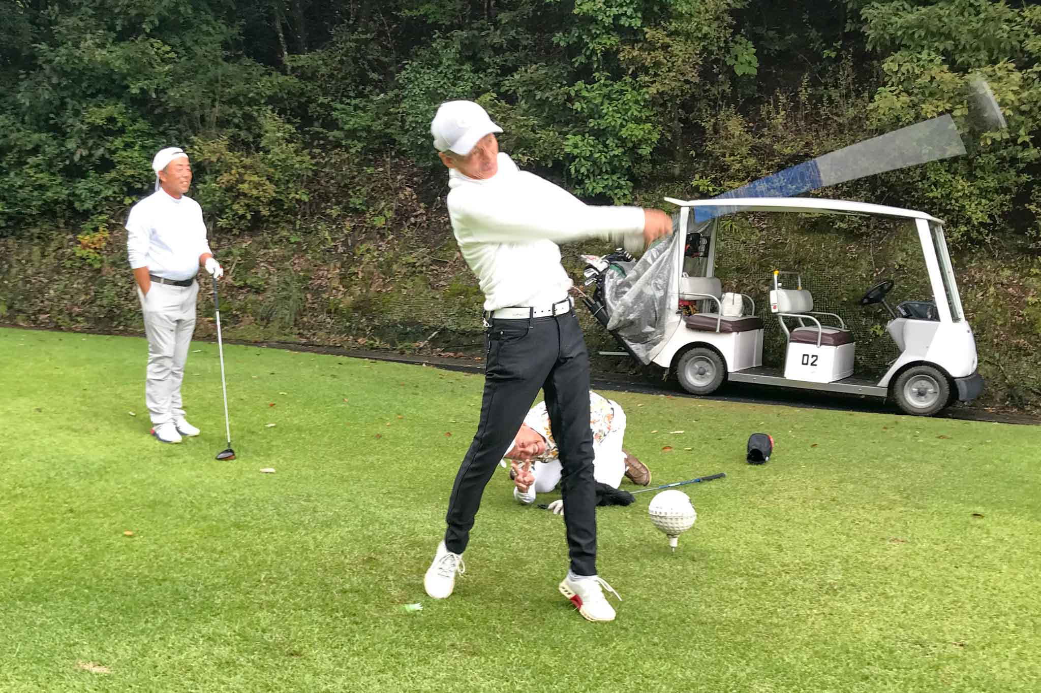 関西ゴルフサークル セブンエイトの白数さんのティーショット