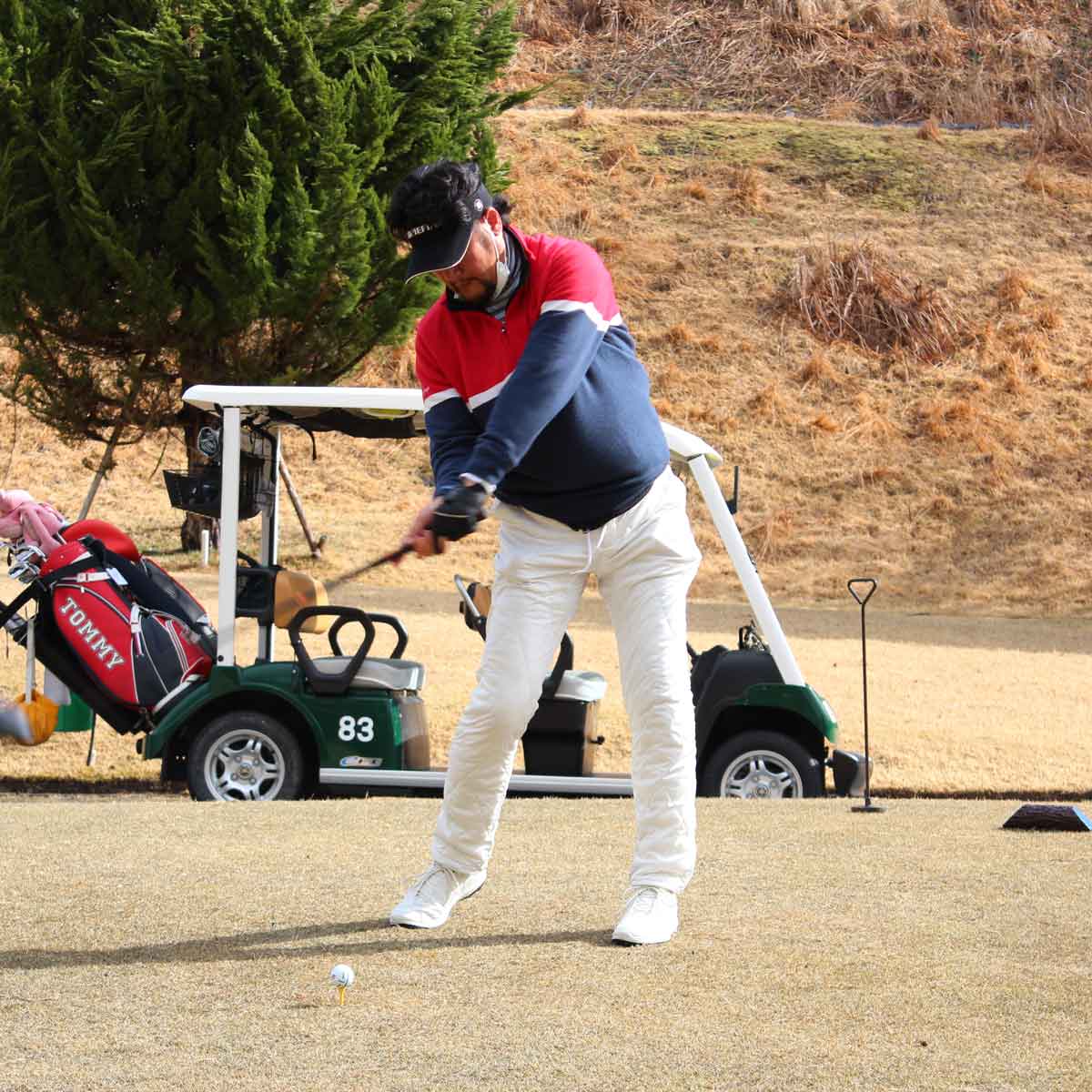 関西ゴルフサークル セブンエイトの黒木さんのドライバーショット写真