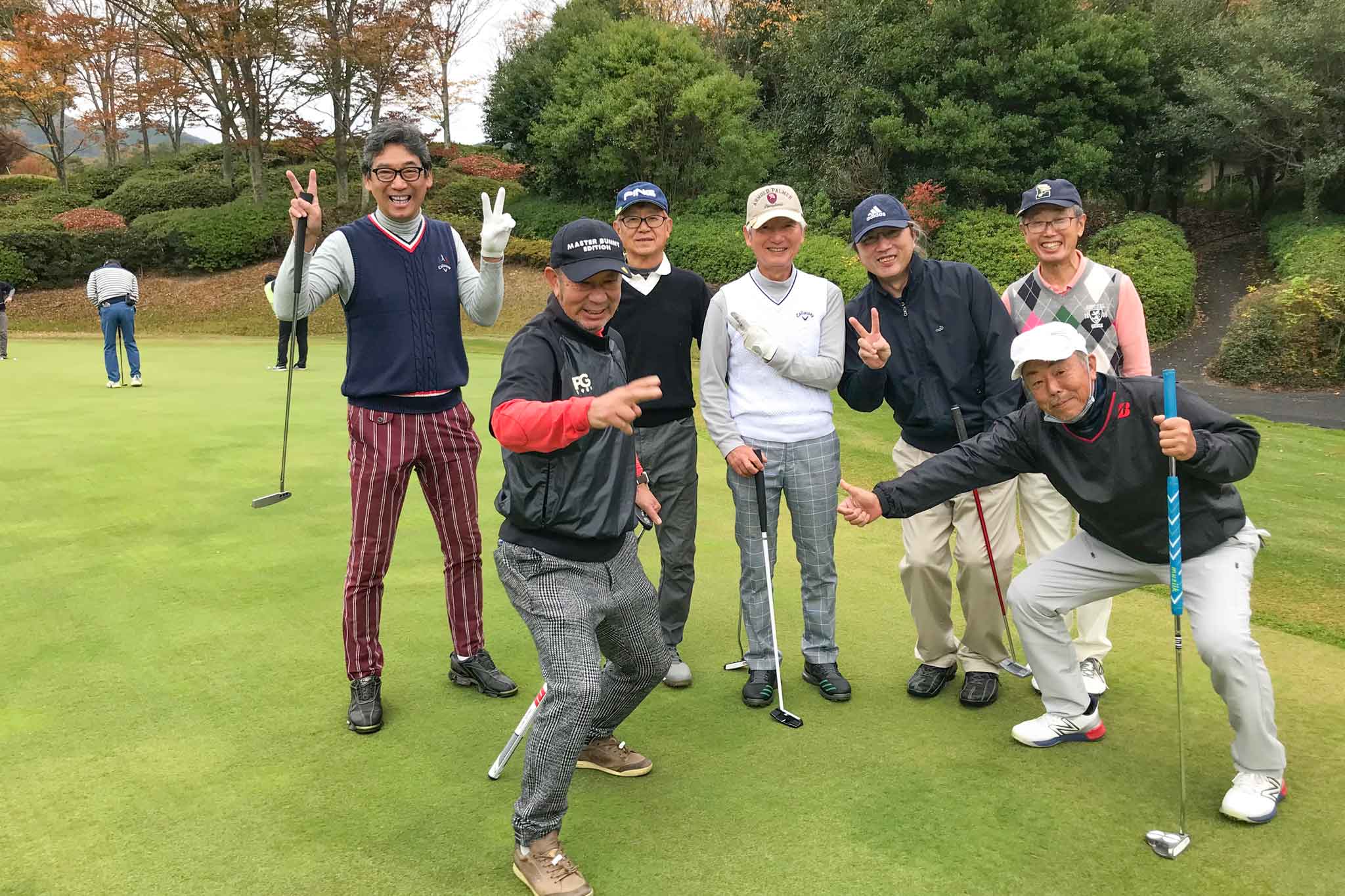 関西ゴルフサークル セブンエイトの青地さん、森山さん、辻さん、石原さん、湯浅さん、野村さん、大西さん達の集合写真