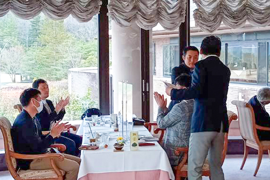 関西ゴルフサークル セブンエイトの今西さんの記念写真