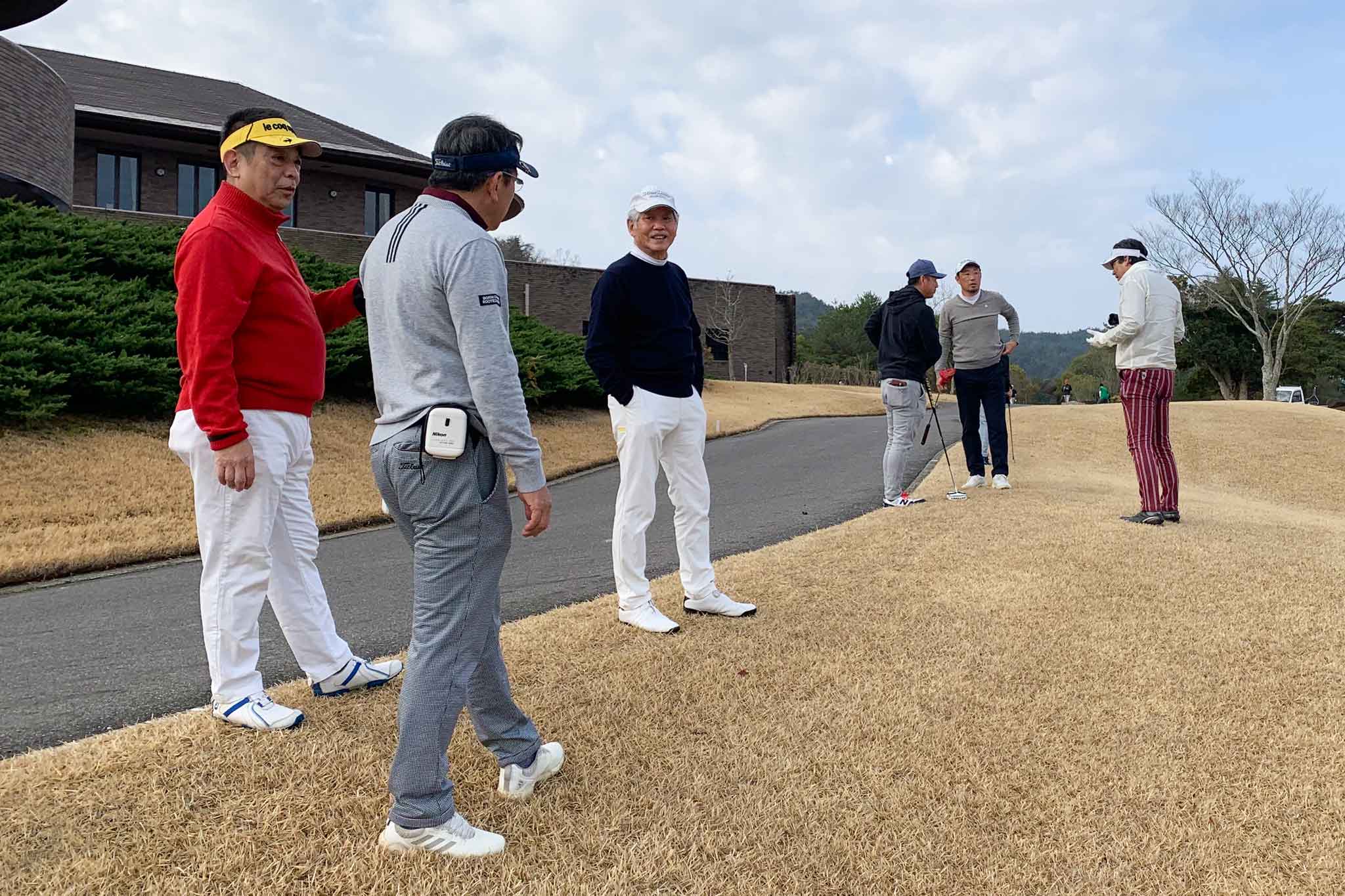 関西ゴルフサークル セブンエイトの平田さん、木寺さん、津野森さん、三谷さん、深見さんの写真