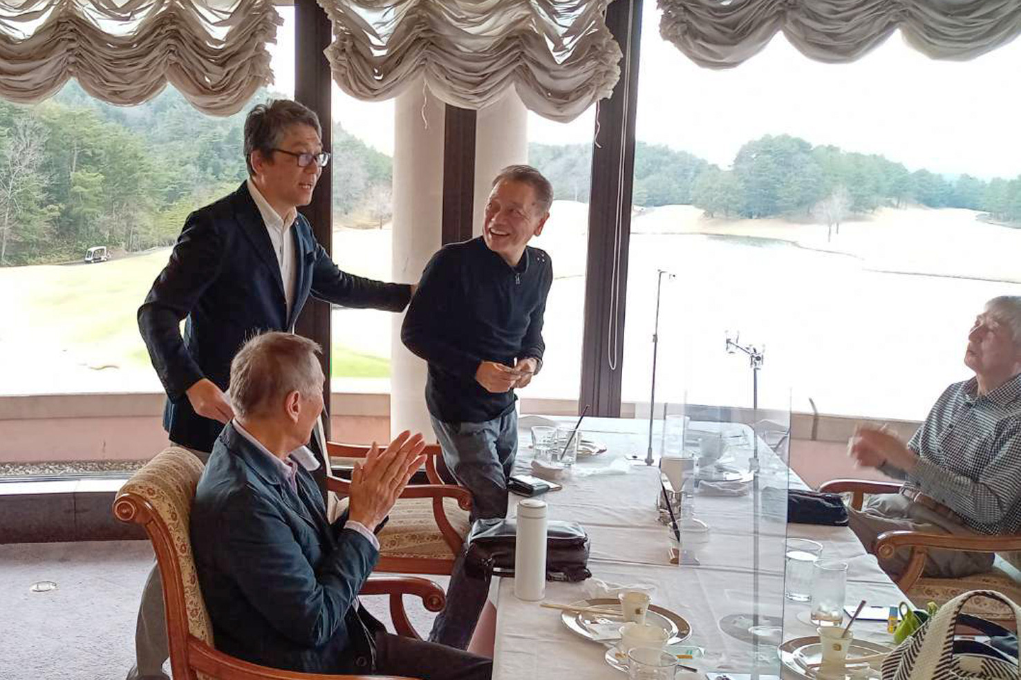 関西ゴルフサークル セブンエイトの坂本さんの記念写真