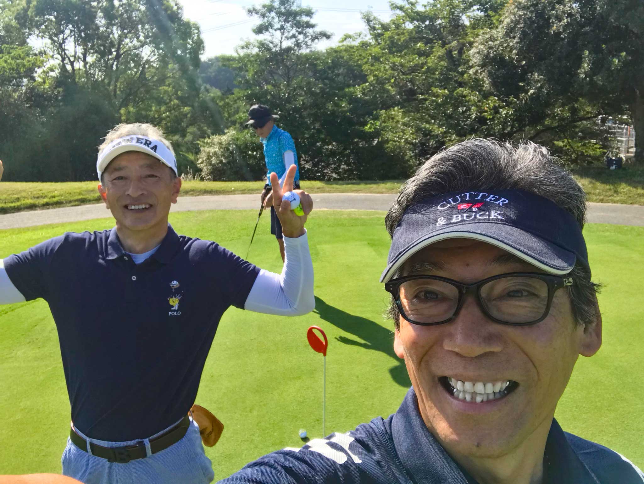 関西ゴルフサークル セブンエイトの湯浅光一と松村さんの写真