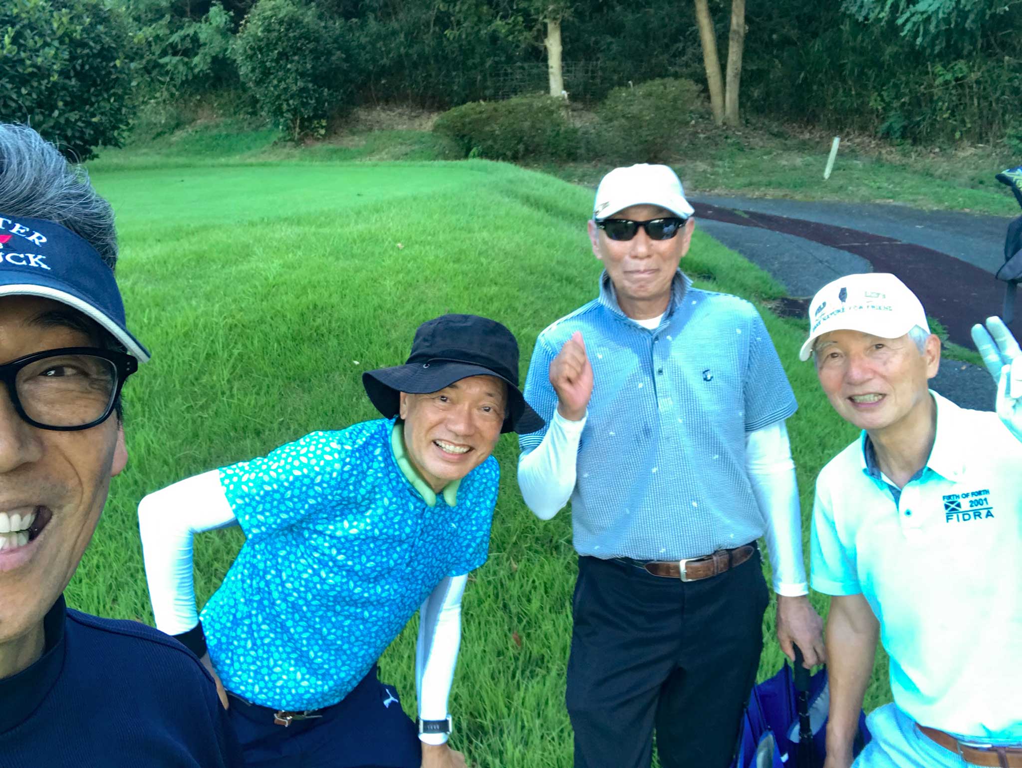 関西ゴルフサークル セブンエイトの湯浅光一と坂本さんと岡本さんと辻さんの写真