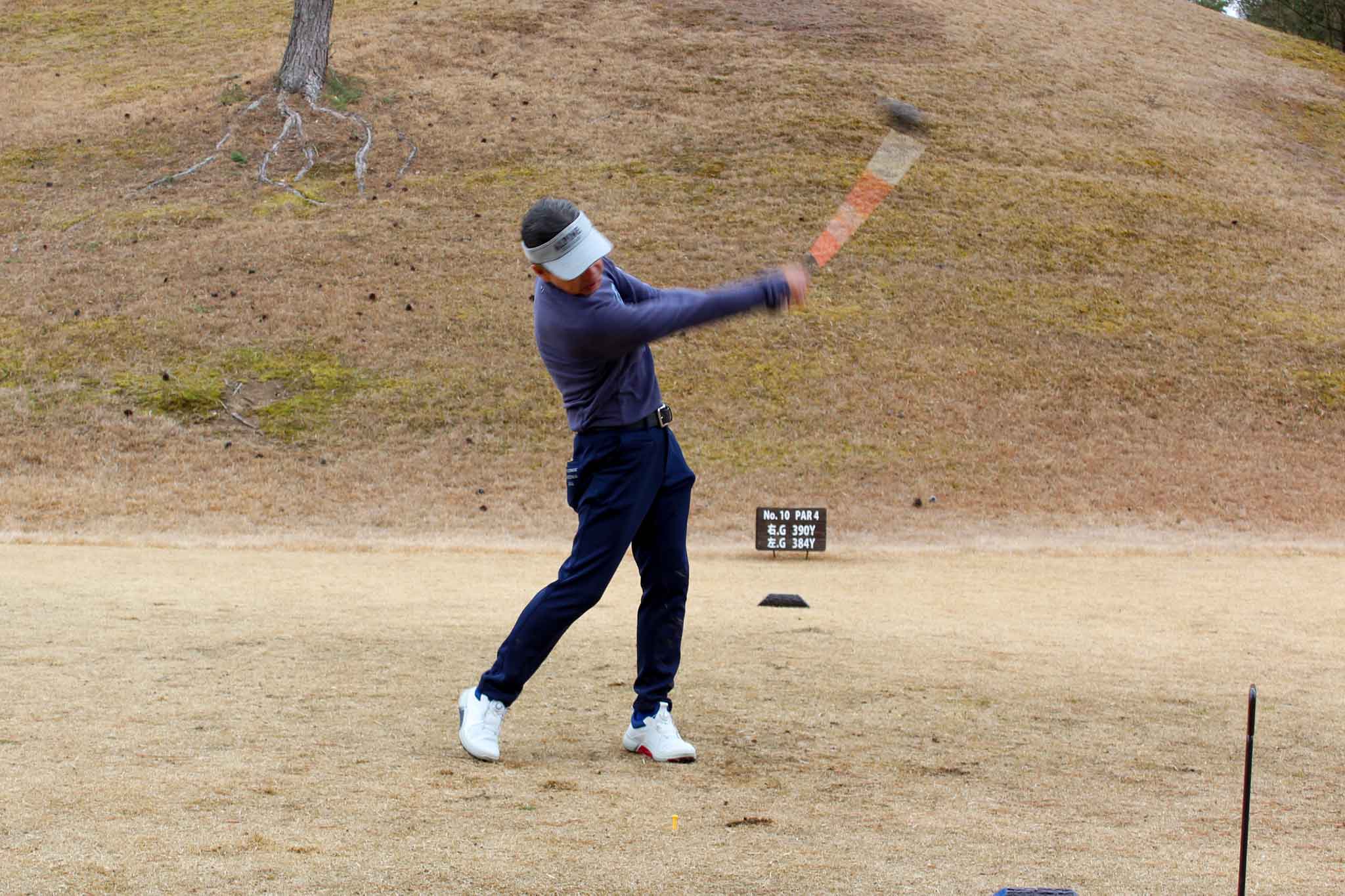 関西ゴルフサークル セブンエイト大町さんのスイング写真