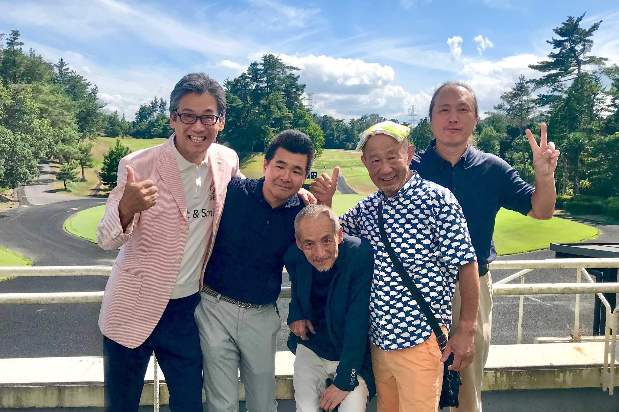 関西ゴルフサークル セブンエイトの朝の集合は皆さん日陰に大集合の写真