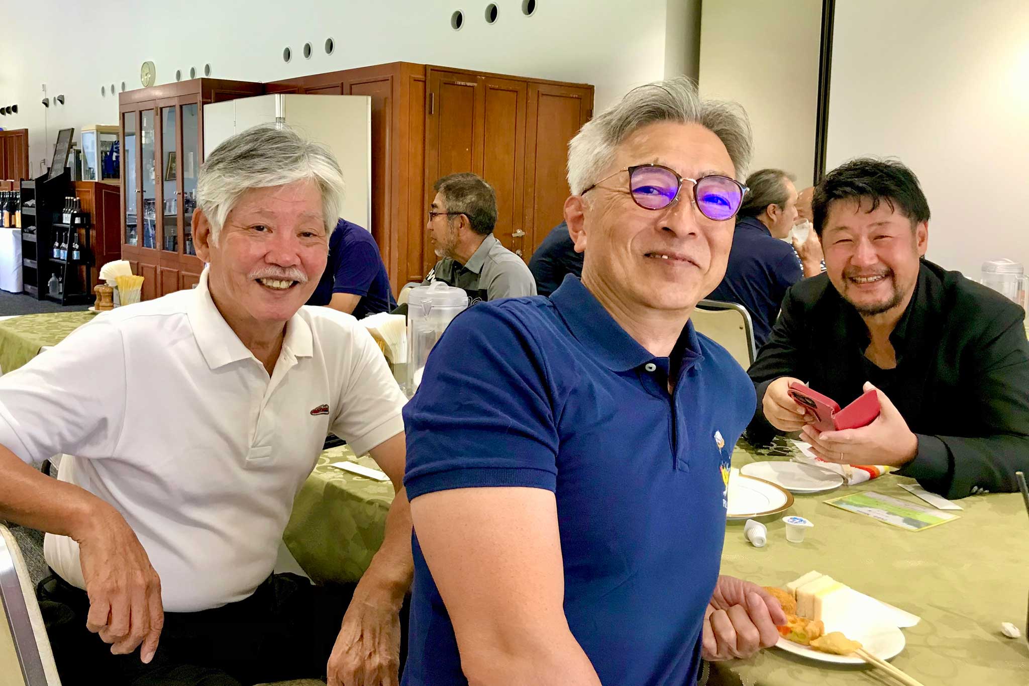 パーティーでの記念写真