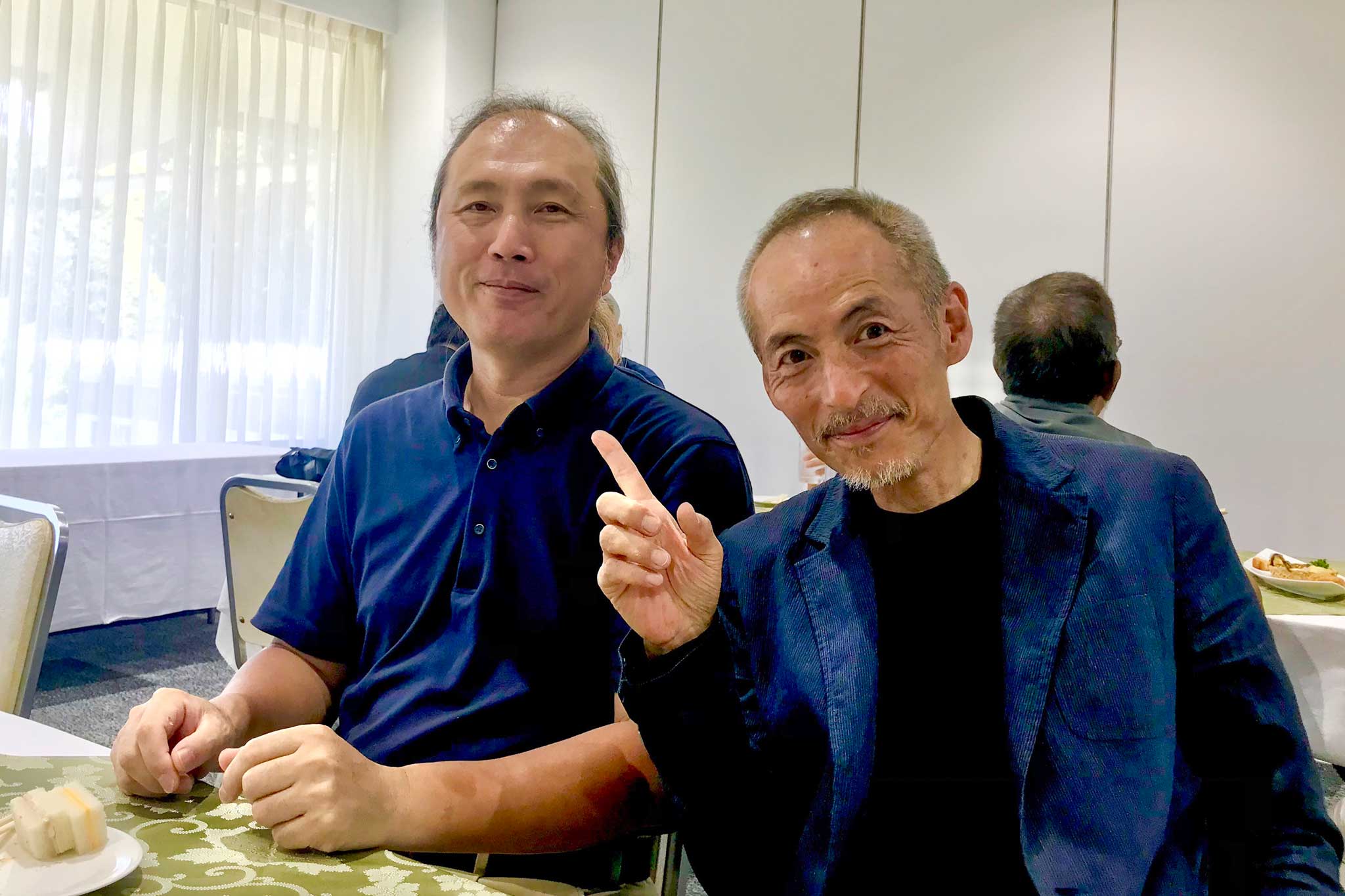 パーティーでの記念写真