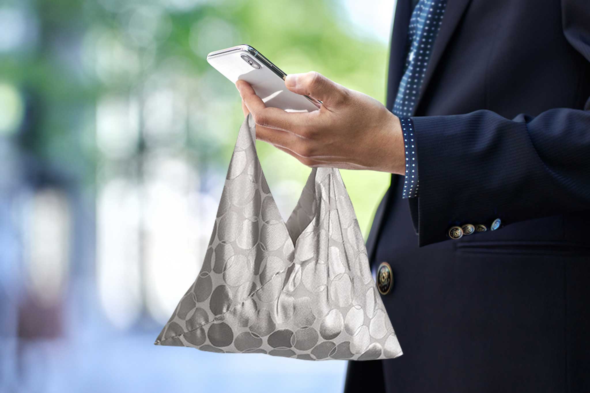 チーフ・デ・バッグと携帯のシーン