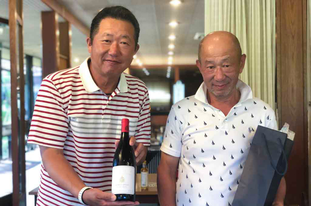 練習場のゴルフサークルセブンエイトの湯浅さん