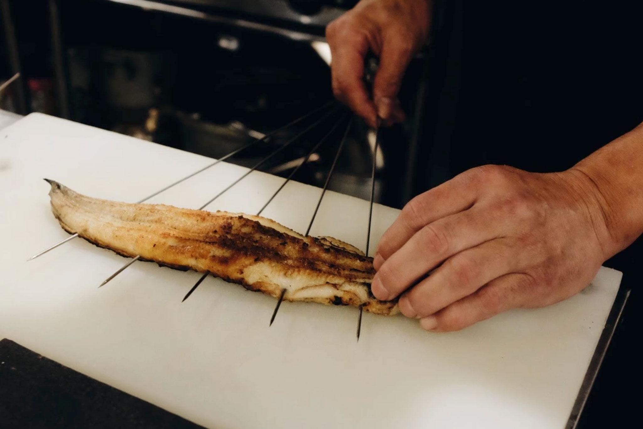鰻を焼きます