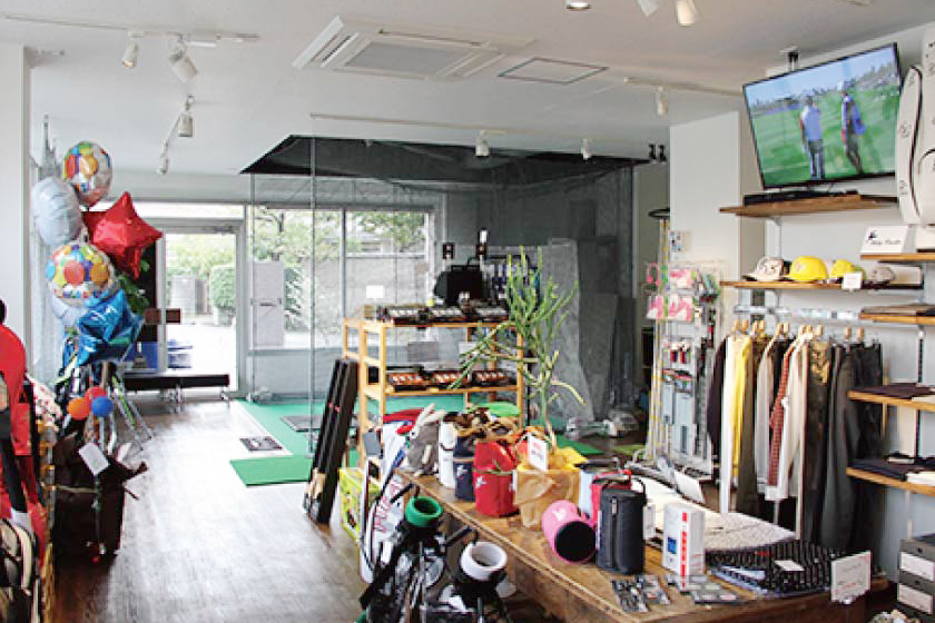 メープルレーンゴルフさんの店内