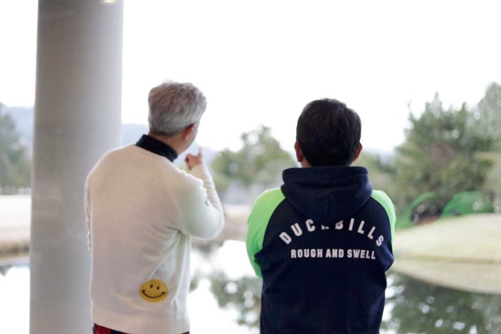 関西ゴルフサークル セブンエイトのvol.3撮影風景の扉 松村さんと大橋さん