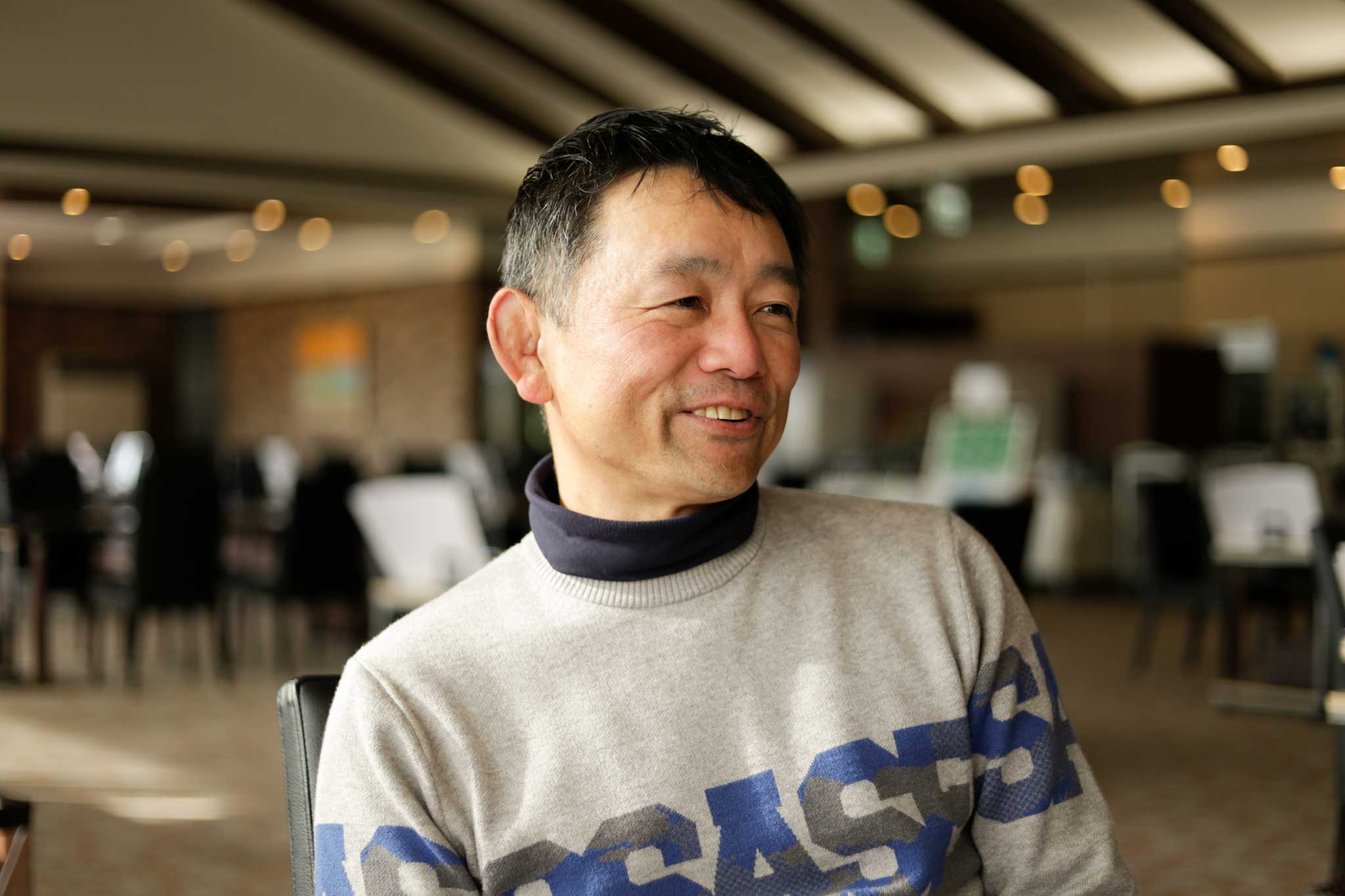 インタビューに答える大江匡さん