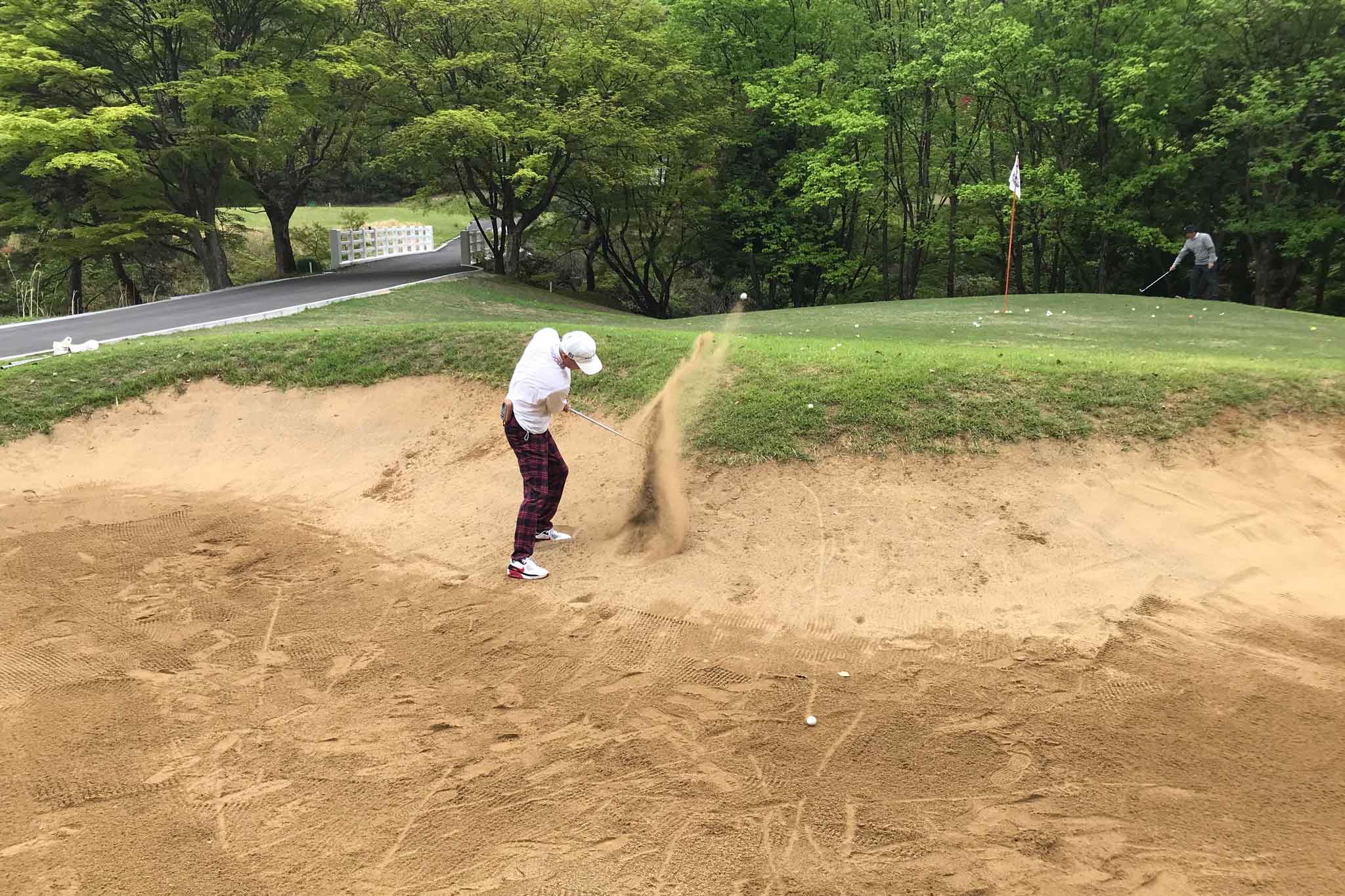 朝の練習に気合いの入る松村さんの写真