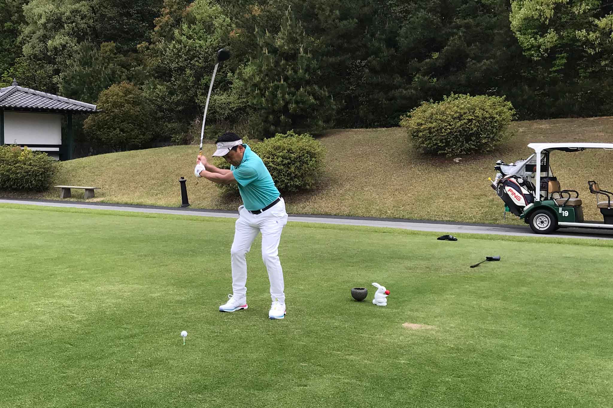 関西ゴルフサークル セブンエイト中村さんのスイング写真