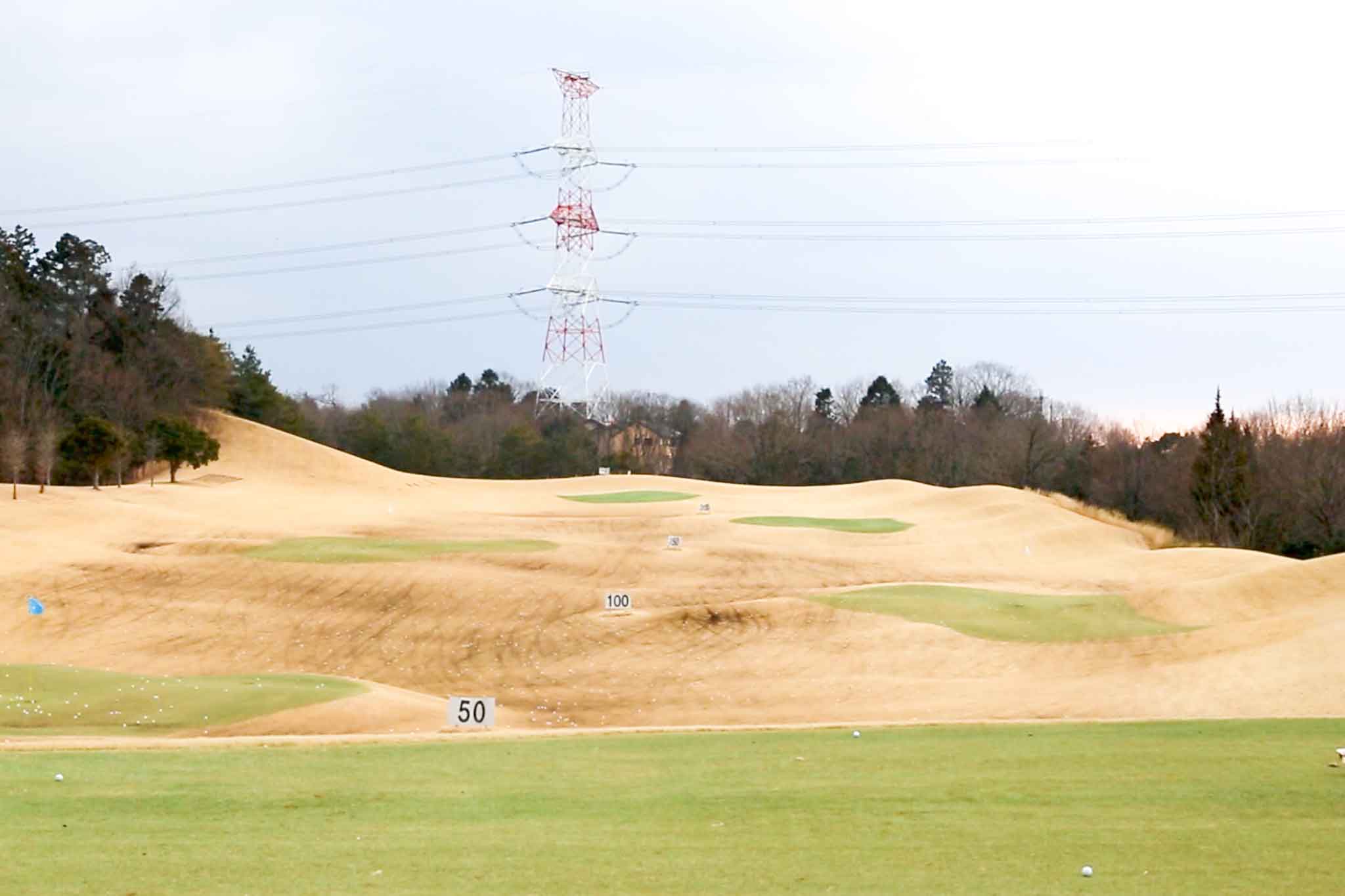 ベアズパウジャパンカントリークラブのドライビングレンジ風景