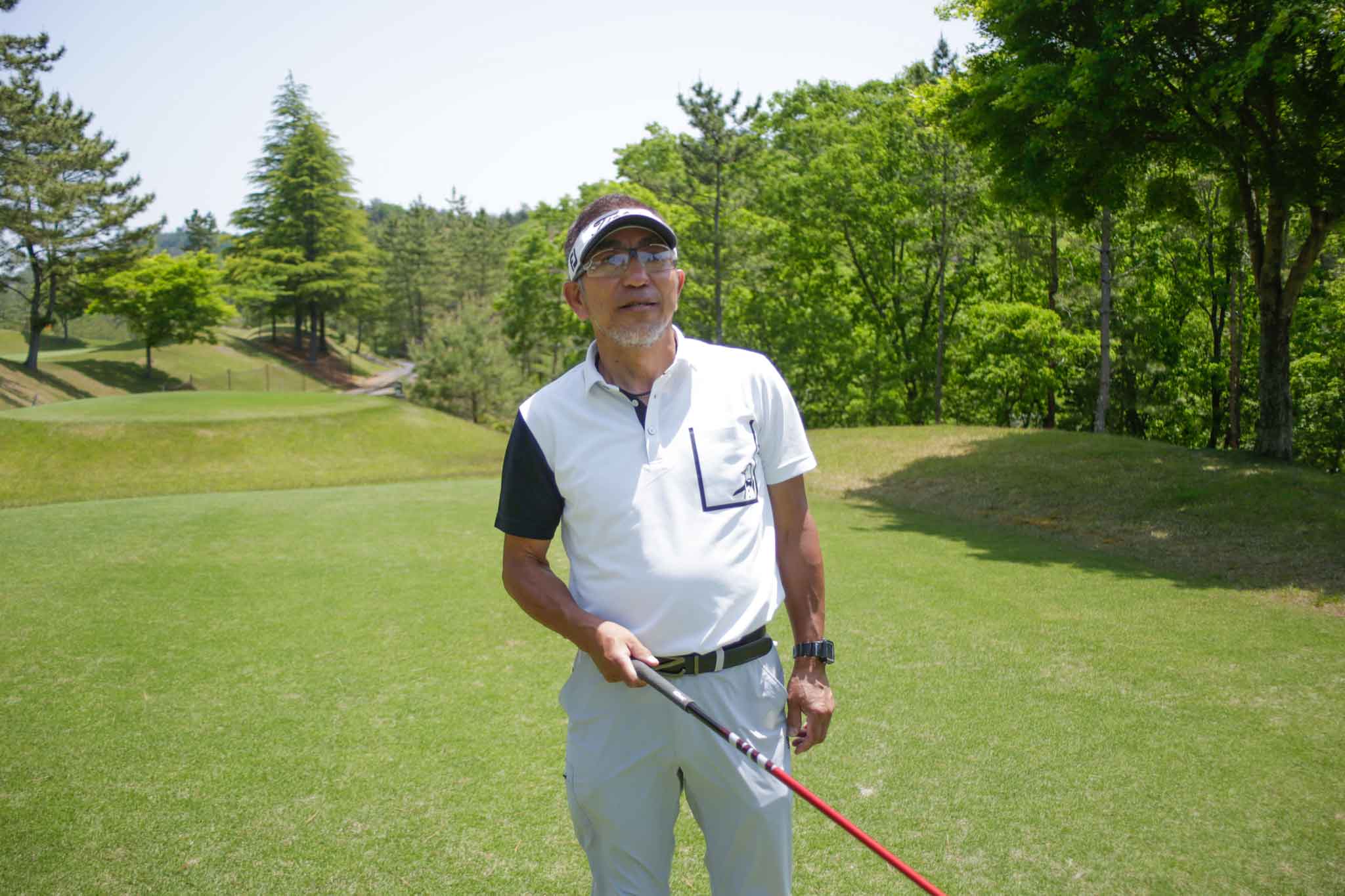 インタビューに答える関西ゴルフサークル セブンエイトの森田雅直さん