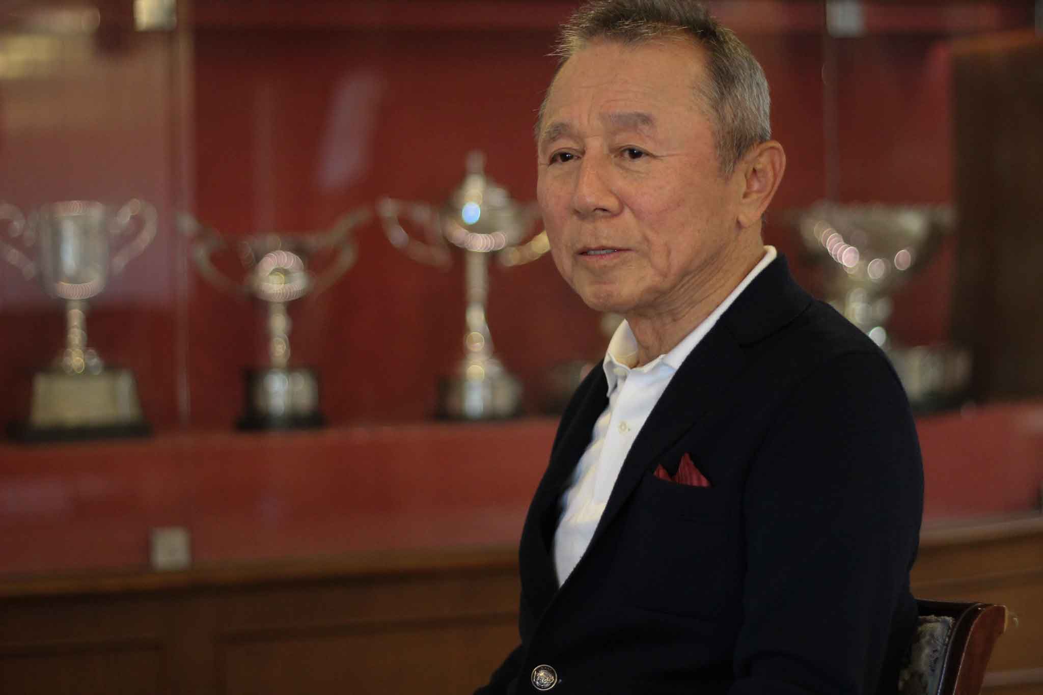 関西ゴルフサークル セブンエイトのTUWAMONOインタビューを受ける田中 剛さん